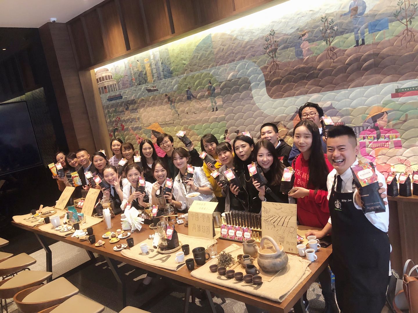 2018星巴克咖啡文化节，万人举杯共赏高品质云南咖啡